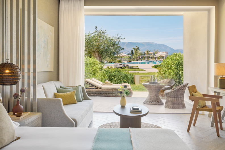 Tiara Holidays - Ikos Odisia - junior bungalow suite private garden